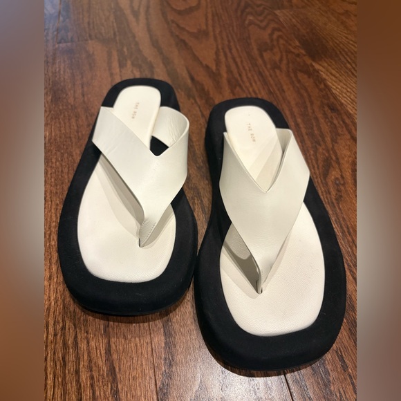 The Row Shoes - The Row Ginza sandals - size 35.5